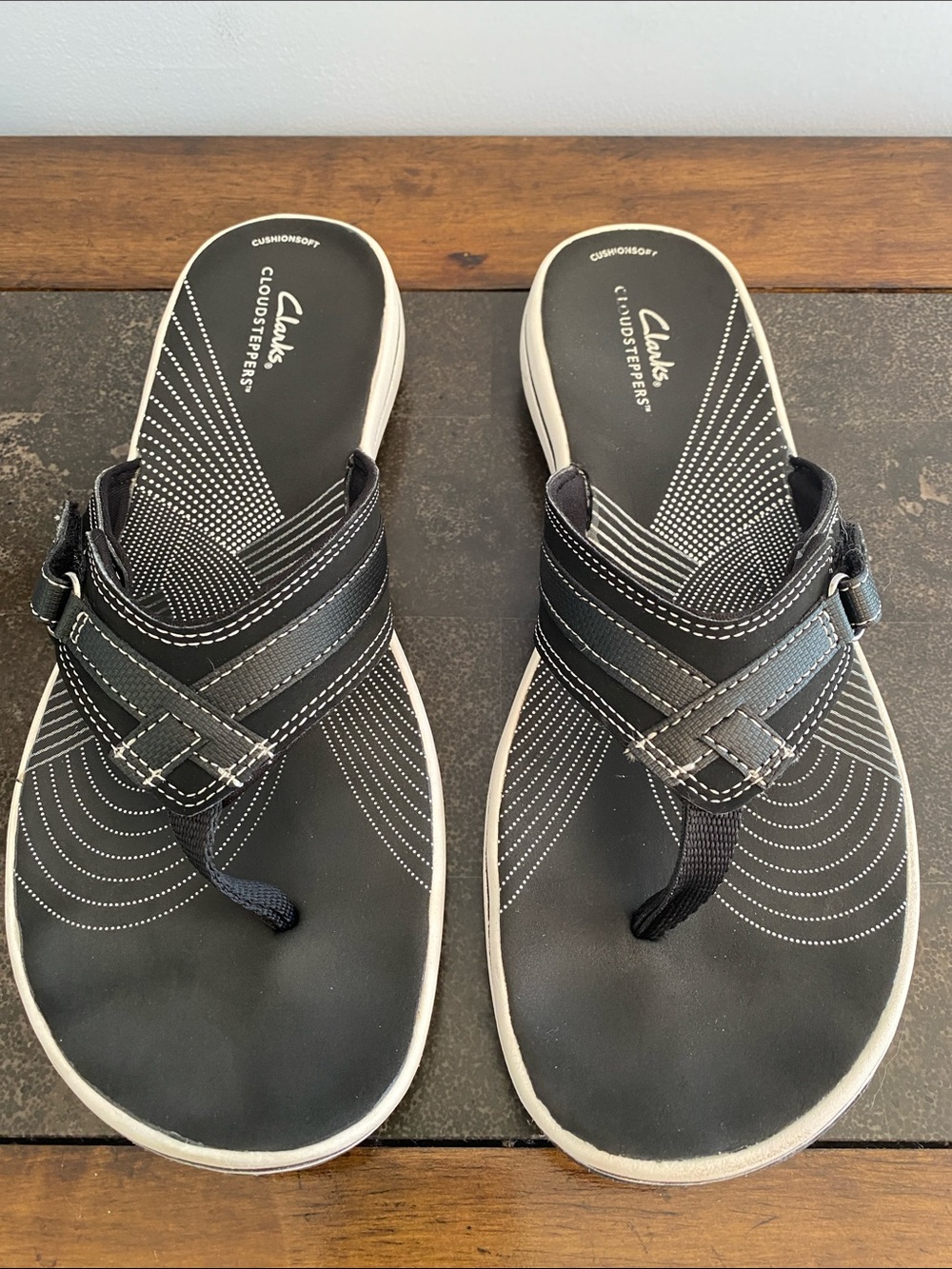 Clarks Women’s Cloudsteppers Flip-flops